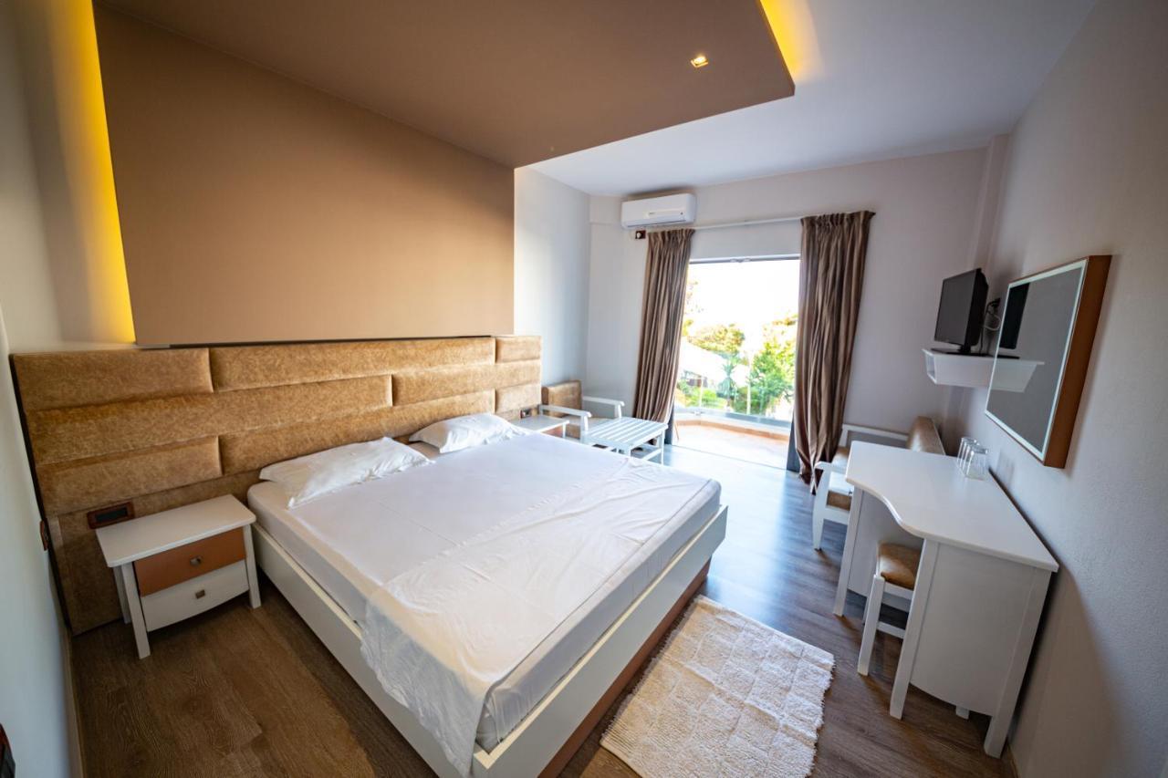 New Heaven Hotel Саранда Екстер'єр фото