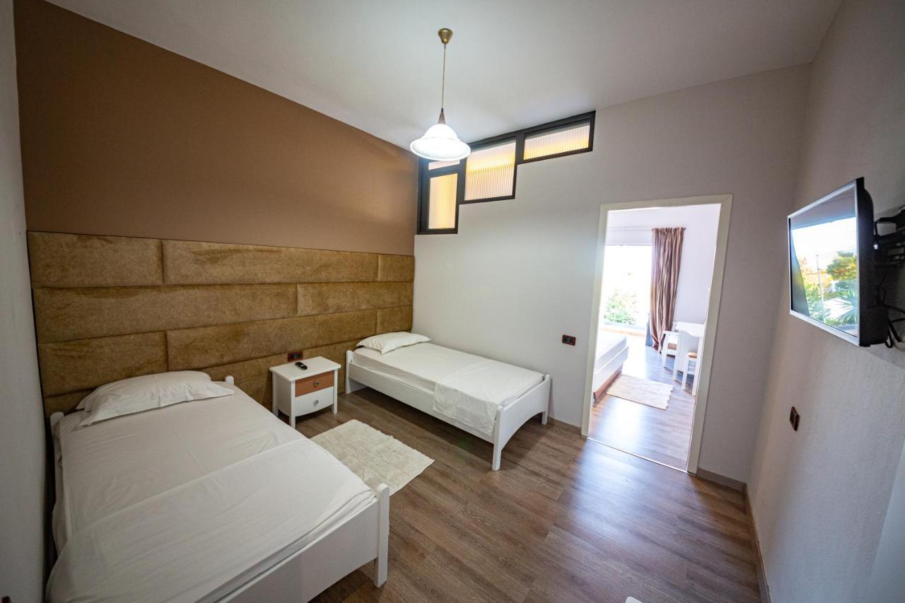 New Heaven Hotel Саранда Екстер'єр фото
