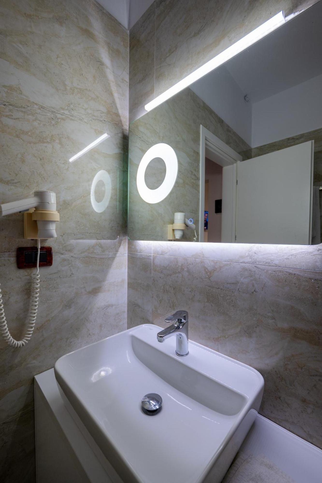 New Heaven Hotel Саранда Екстер'єр фото